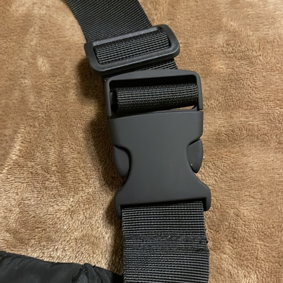 ❤️🔥STEVE MADDEN CONVERTIBLE CROSSBODY/BELT BAG - Picture 3 of 13